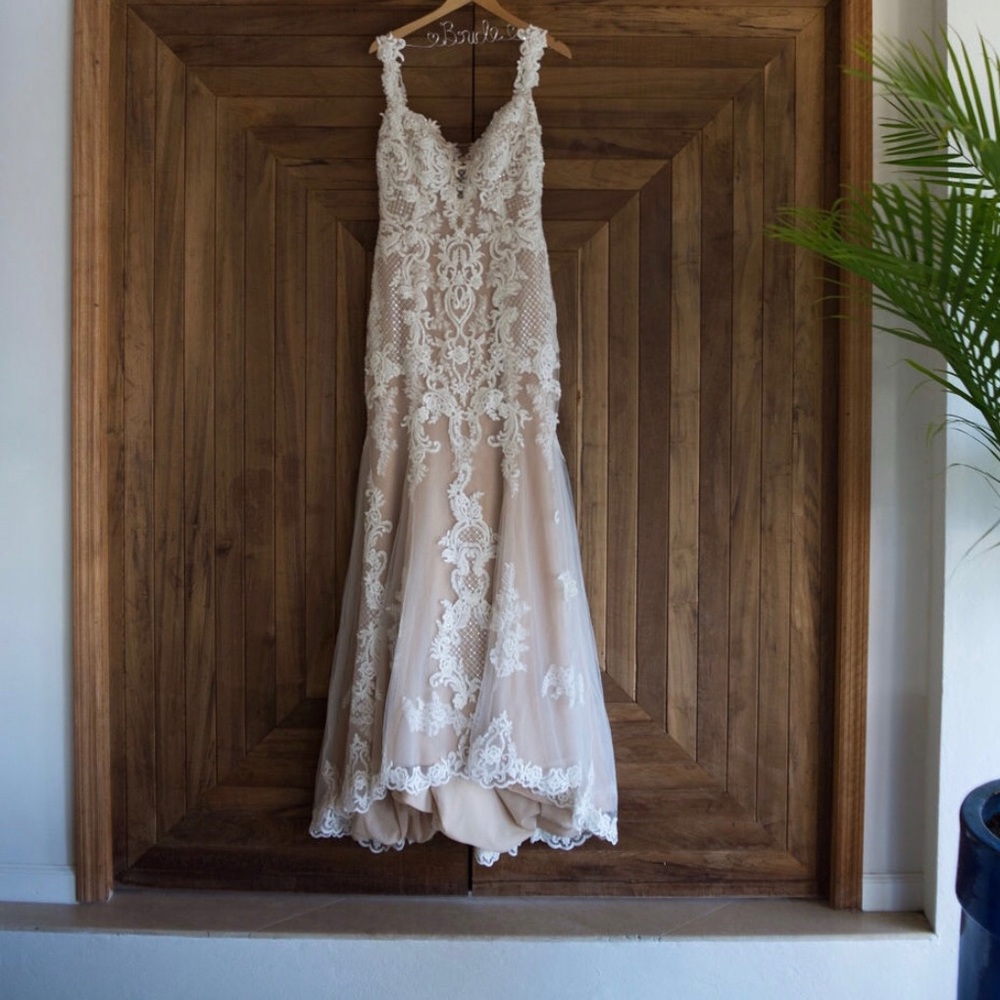 Wedding dress